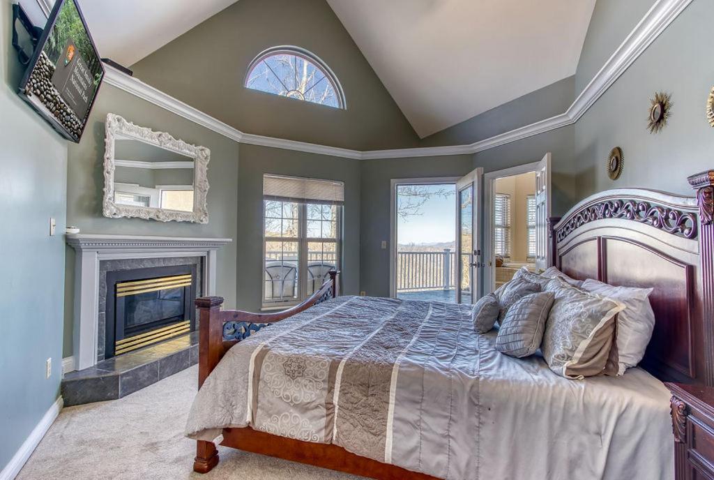 Ober Hideaway, Hot Tub, Wifi, 1089 Free Tickets Each Paid Day, Dollywood And More Gatlinburg Luaran gambar