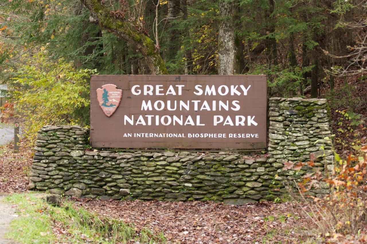 Ober Hideaway, Hot Tub, Wifi, 1089 Free Tickets Each Paid Day, Dollywood And More Gatlinburg Luaran gambar