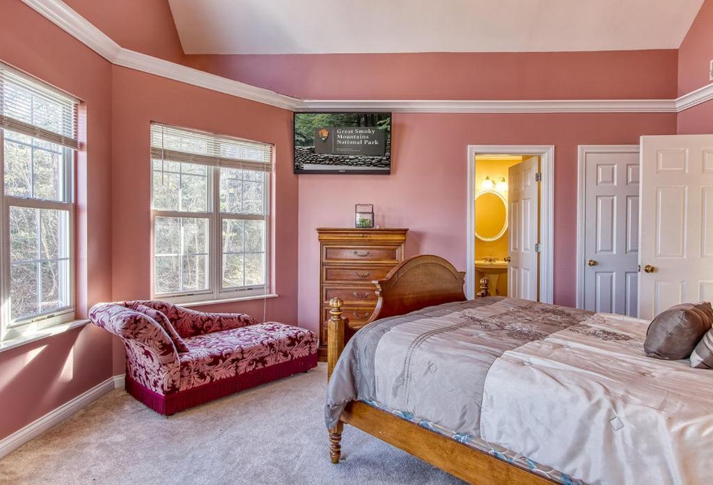 Ober Hideaway, Hot Tub, Wifi, 1089 Free Tickets Each Paid Day, Dollywood And More Gatlinburg Luaran gambar