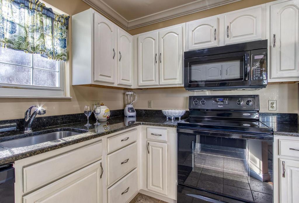 Ober Hideaway, Hot Tub, Wifi, 1089 Free Tickets Each Paid Day, Dollywood And More Gatlinburg Luaran gambar