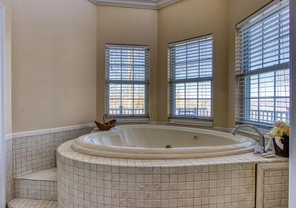 Ober Hideaway, Hot Tub, Wifi, 1089 Free Tickets Each Paid Day, Dollywood And More Gatlinburg Luaran gambar